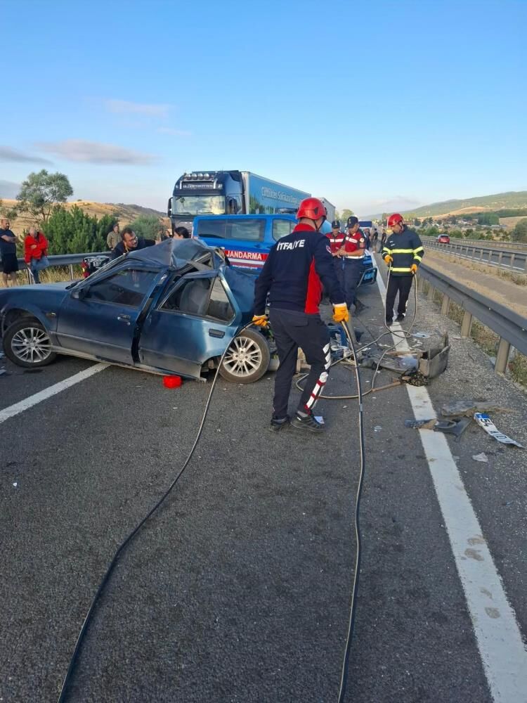 Sakarya plakalı araç Bolu’da kaza yaptı: 2 ölü, 2 yaralı