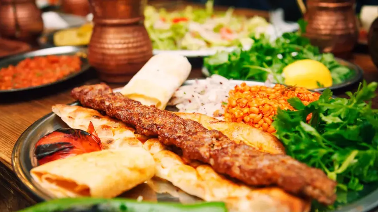 Dana-kuzu kebaptan kanatlı eti çıktı