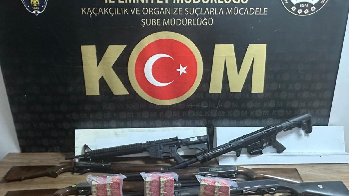 Adapazarı’nda iki işyerine silah kaçakçılığı operasyonu