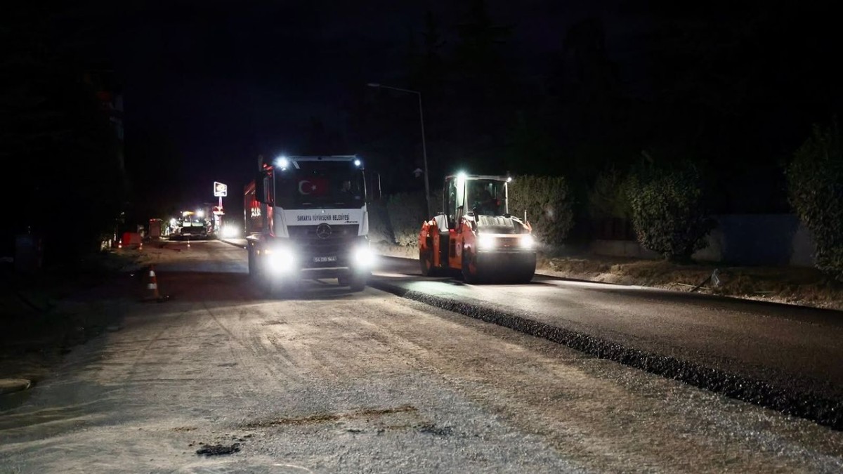 Arifiye Atatürk Caddesi’nde gece mesaisi: 1 kilometre asfalt yenilendi
