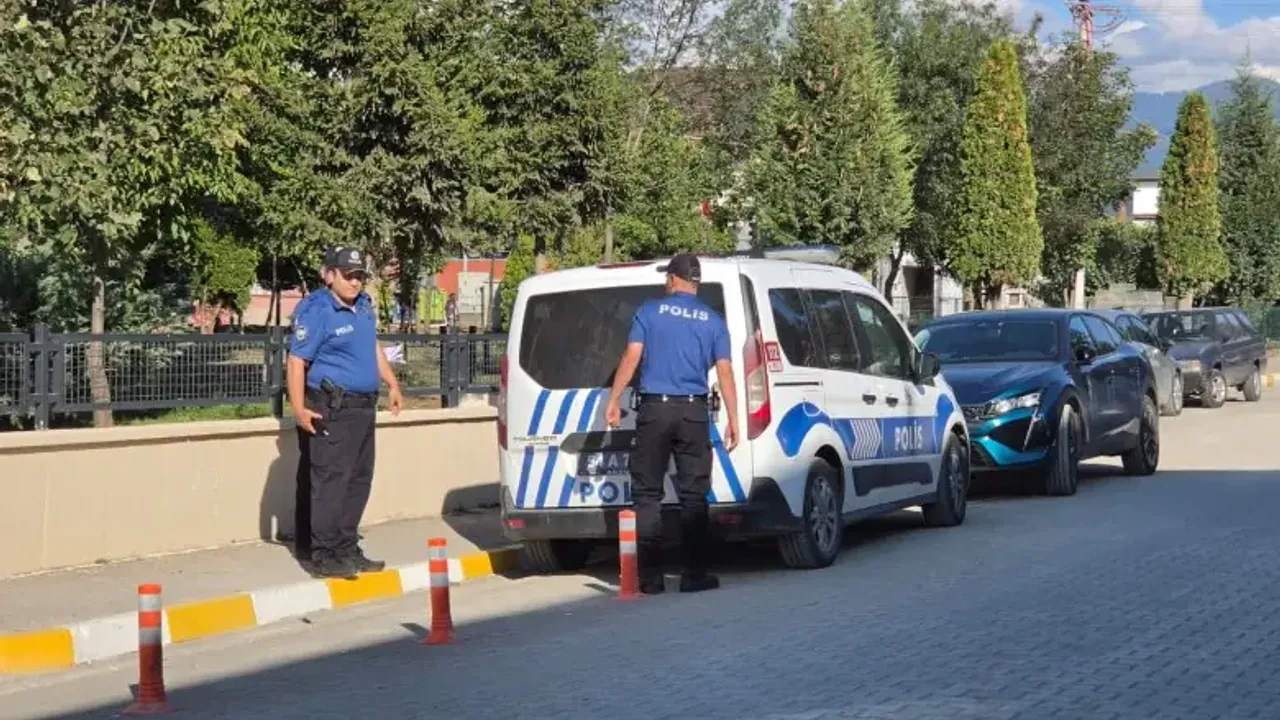 Sanayi sitesinde hırsızlık yapan 2 şüpheli tutuklandı