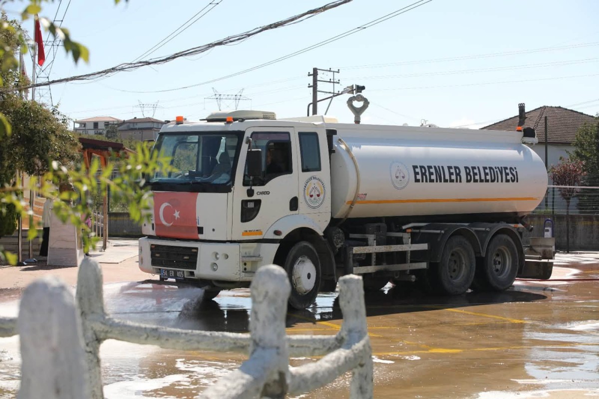 Erenler’de yağış sonrası temizlik seferberliği