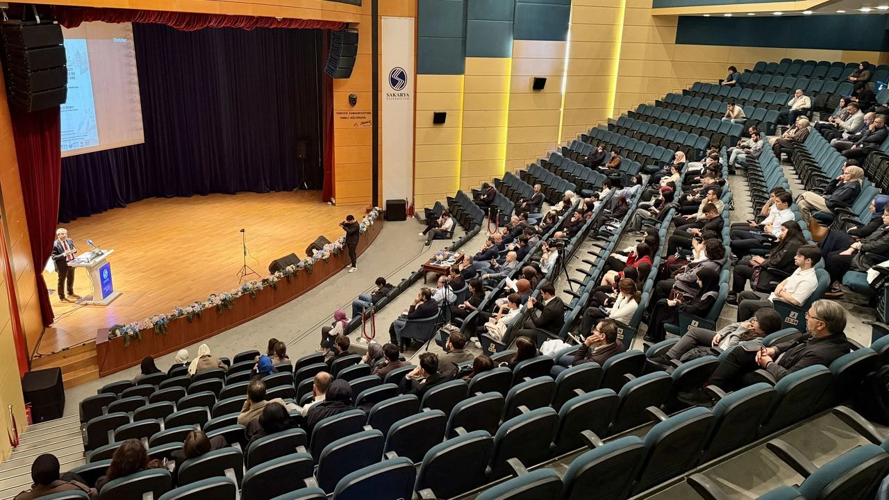 Orta Doğu'nun siyasi ve toplumsal dinamikleri Sakarya'daki kongrede ele alınıyor