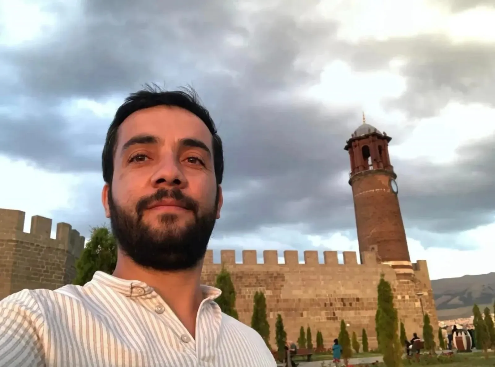 Sokak Ortasında Öldürülmüştü! Hakan Turak’ın Yaşam Hikâyesi Ortaya Çıktı