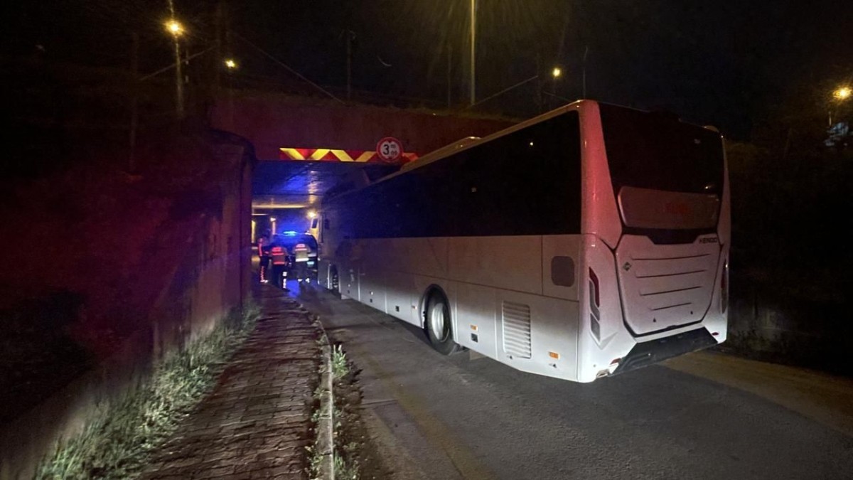 Yolcu otobüsünde yakalandı! Mide ve bağırsaklarından 57 parça uyuşturucu çıktı