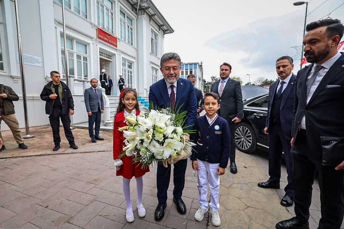 Bakan Yumaklı'ya Sakarya'da minik Su Müfettişlerinden sürpriz karşılama!