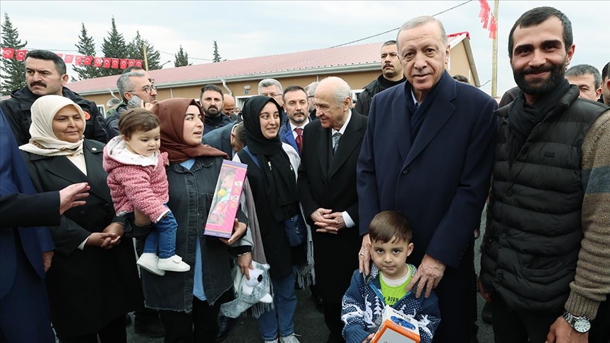 Erdoğan, Kahramanmaraş'ta AFAD Kocaeli Çarşısı'nı ziyaret etti!