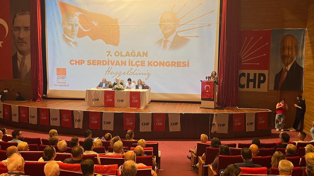 CHP Serdivan'da Karahan yeniden başkan