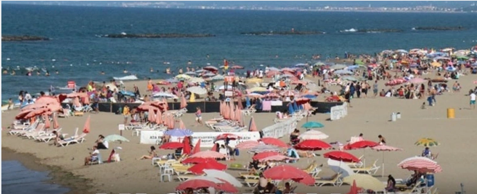 Karasu'da denize girme yasağı kalktı, vatandaşlar sahile akın etti
