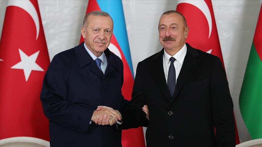 Aliyev, Türkiye'nin katılması şartı kabul edilmediği için Ermenistan lideri Paşinyan'la görüşmeyi reddetti