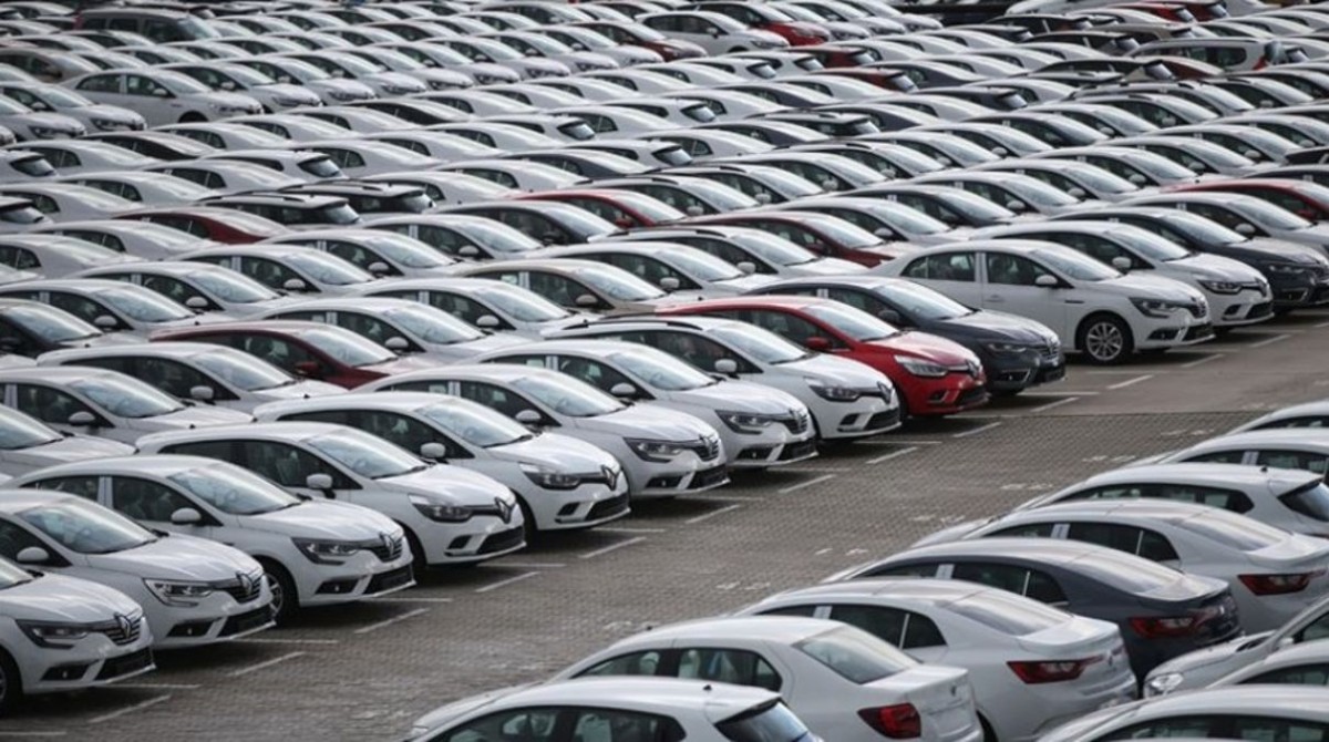 Bakan Bolat: Yıl sonuna kadar sıfır araç fiyatlarında yüzde 20 düşüş olacak