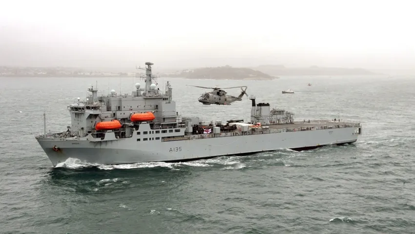 İngiltere, İsrail'e destek için Kraliyet Donanması'ndan iki savaş gemisini bölgeye gönderiyor
