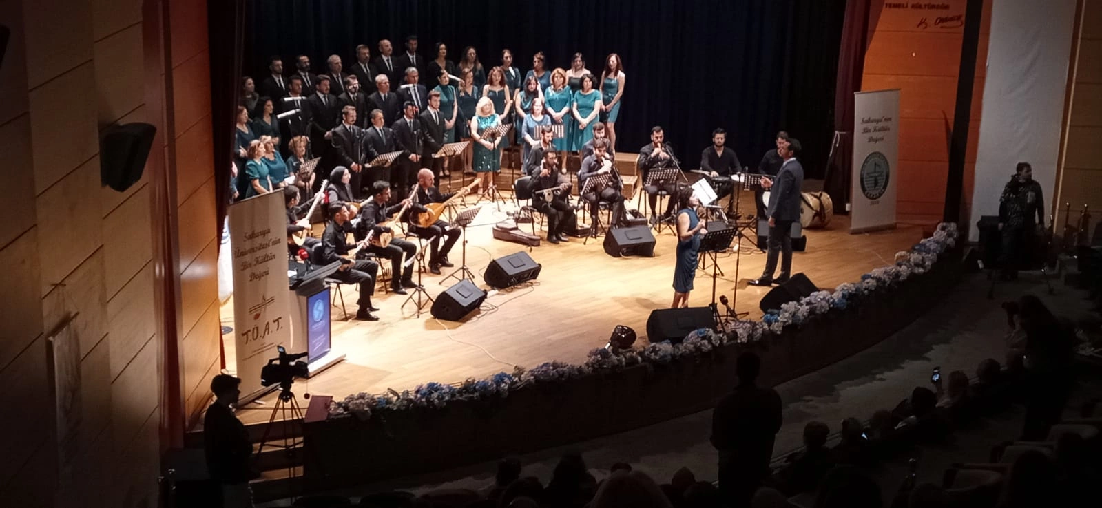 Sakarya Engelliler Birlik Federasyonu, Türk Halk Müziği Kent Topluluğu’nun konserine katıldı