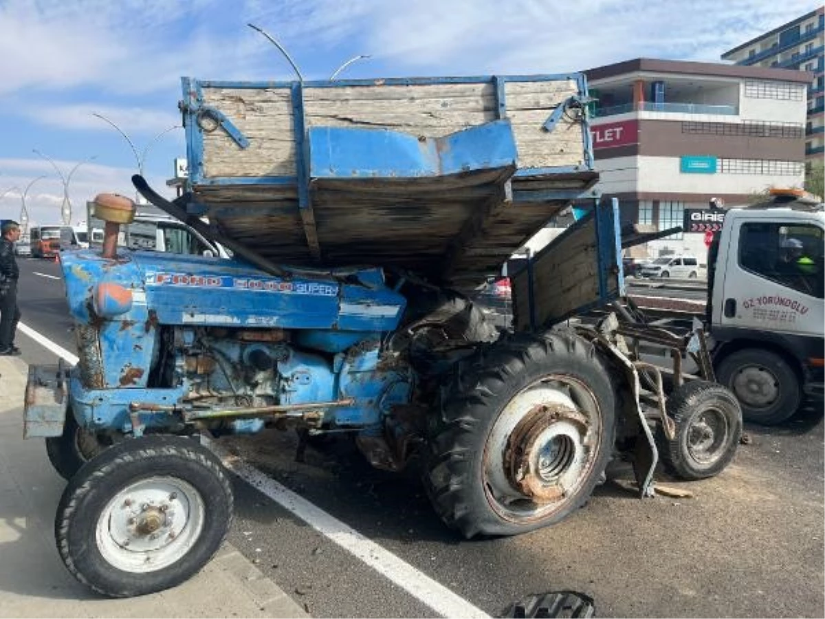 Polatlı'da traktör ile kamyonet çarpıştı: 1 ölü, 2 yaralı