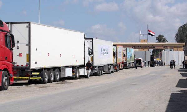 Gazze Şeridi'ne 20 kamyon insani yardım için Refah Sınır Kapısı açılıyor