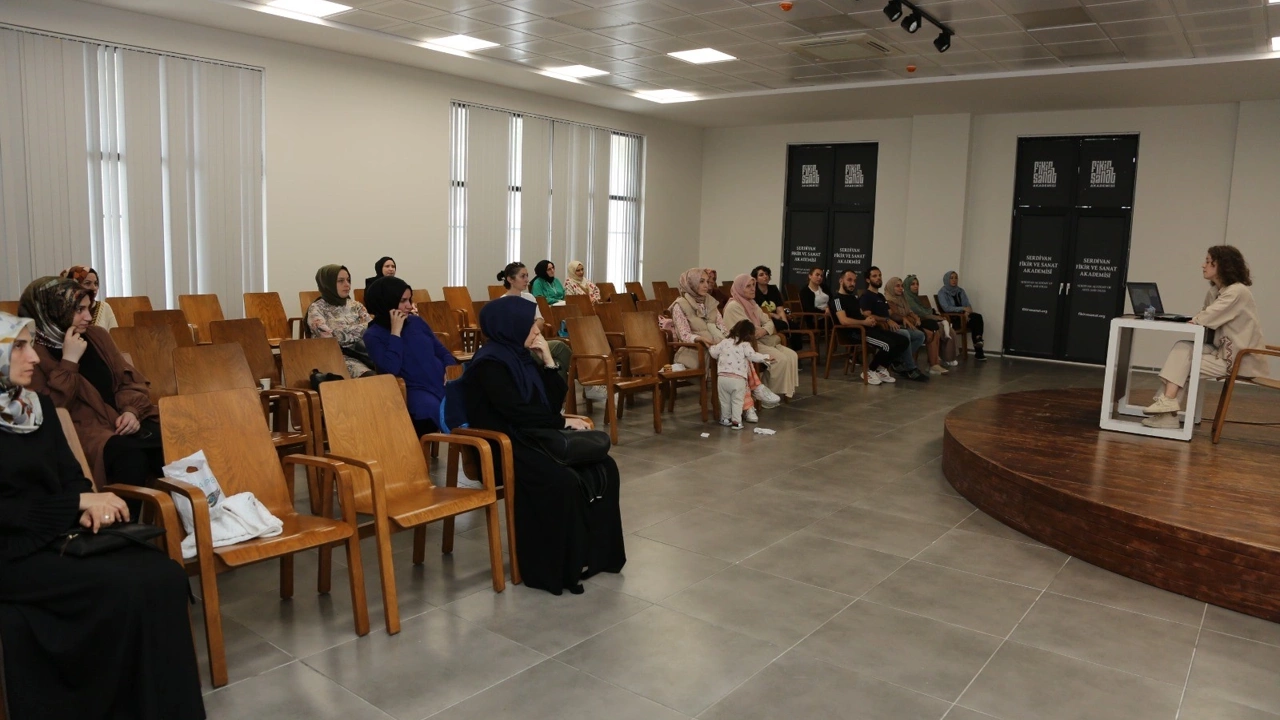 Serdivan’da bilinçli aile seminerleri devam ediyor