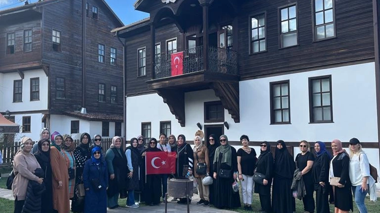 AK Parti Serdivan Kadın Kolları Taraklı’ya misafir oldu