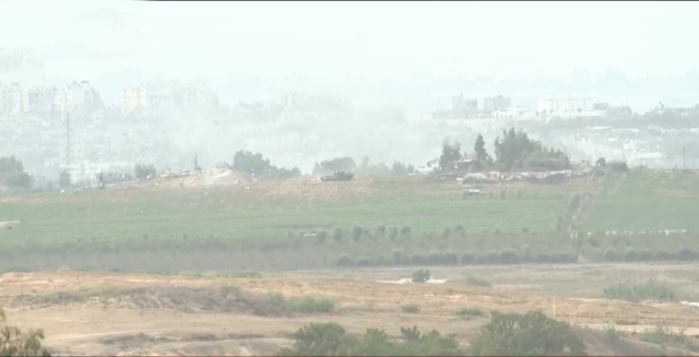 İsrail tankları Gazze topraklarında ilerliyor