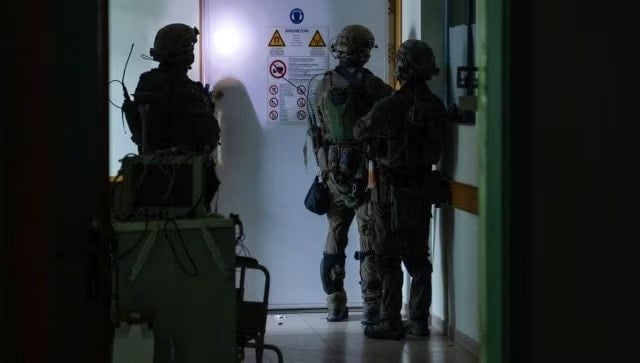 Şifa'dan sonra bir hastane baskını daha! İsrail askerleri, doktorları gözaltına aldı