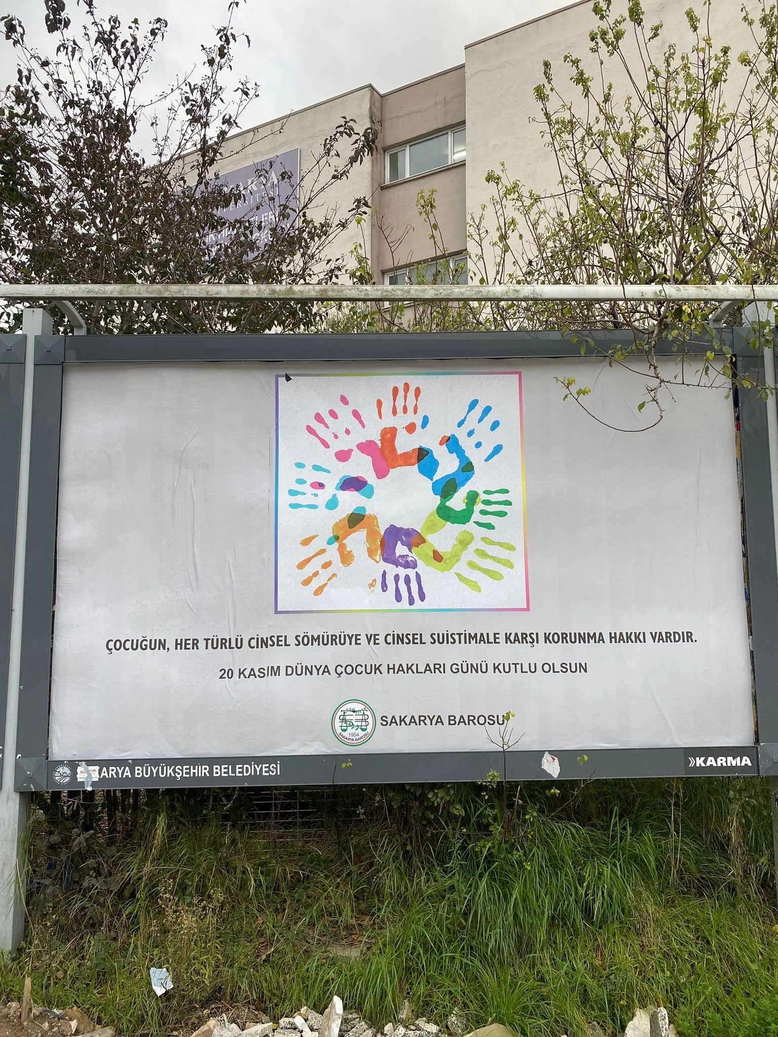 Sakarya Barosu’ndan billboardlar ile çocuk hakları farkındalığı