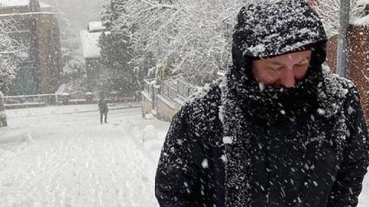Eldiven, kazak ne varsa hazırlayın! İstanbul'da pazar günü yüksek kesimlere lapa lapa kar yağacak