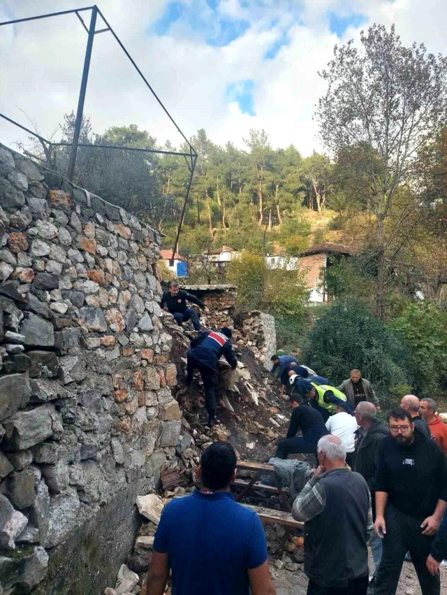 İstinat duvarı bankta oturan çocukların üzerine yıkıldı! 6 yaşındaki Mihriban hayatını kaybetti