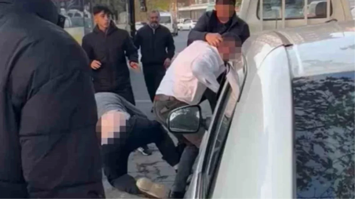 Kadın yolcuya dalga geçer gibi cevap veren İETT şoförü, polis memuruna saldırdı