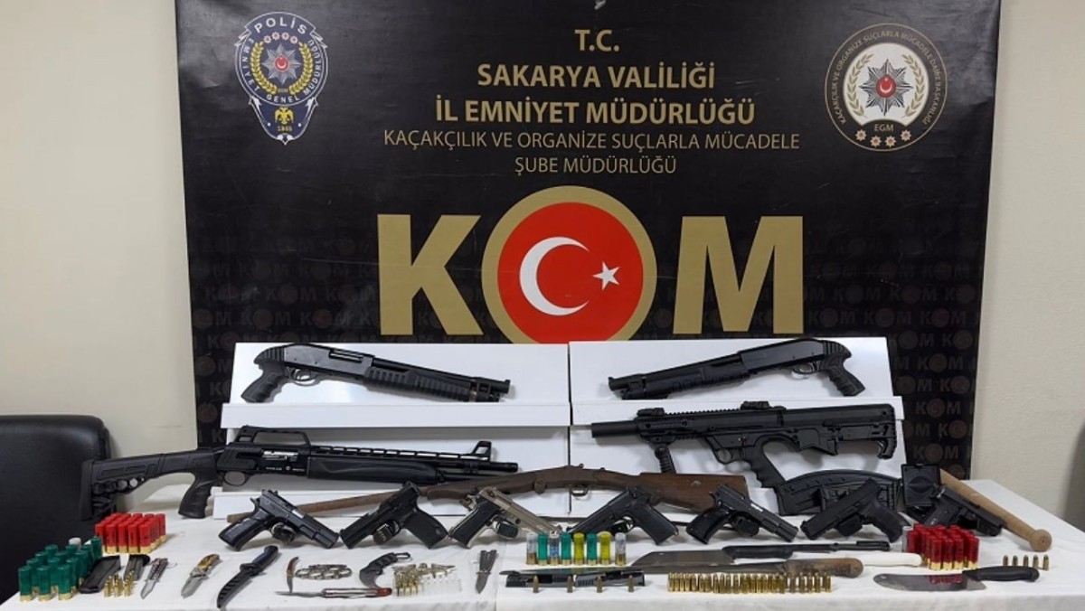 Sakarya'da silah kaçakçılığı operasyonu: 6 şüpheli yakalandı