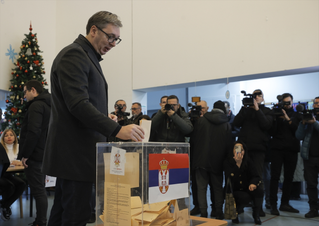 Sırbistan'da Cumhurbaşkanı Vucic'in partisi seçimleri kazandı