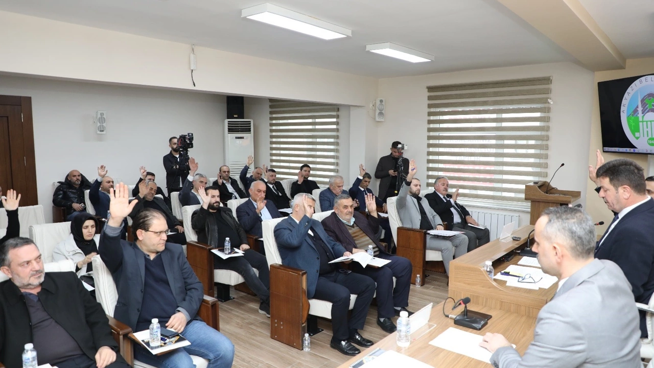 Akyazı'da yeni yılın ilk meclis toplantısı yapıldı