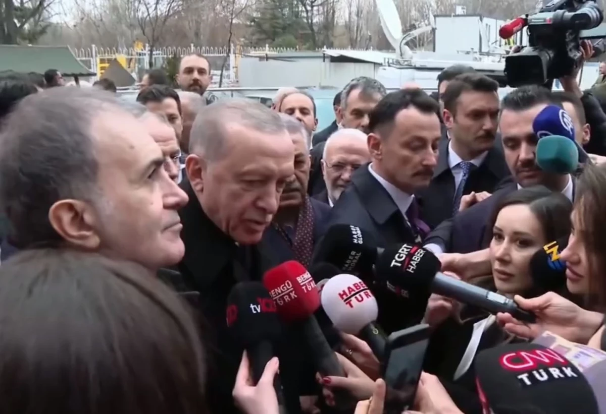 İstanbul adayı kim olacak? Cumhurbaşkanı Erdoğan, gazetecinin tuzak sorusunu ustaca geçiştirdi