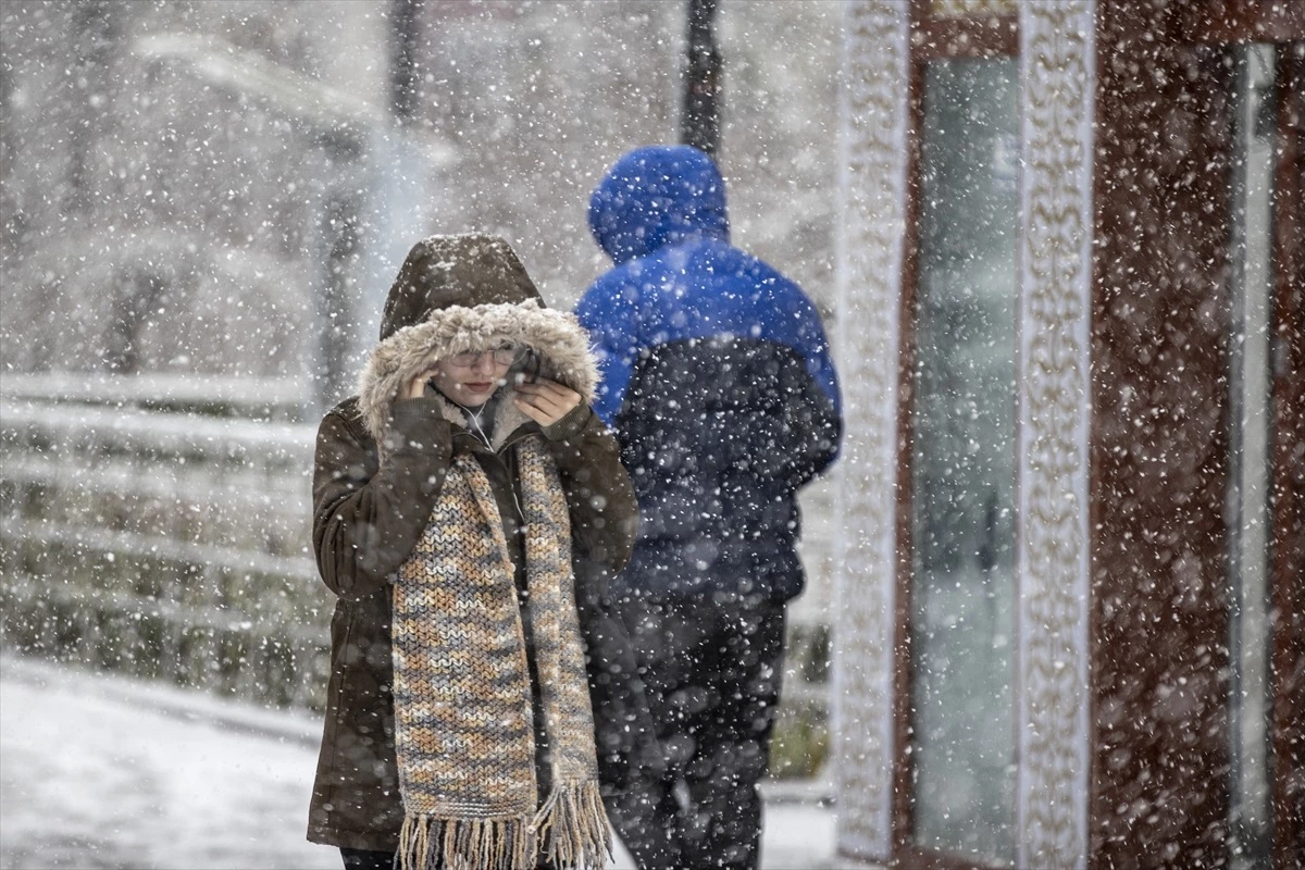 Sıcaklık 10 derece birden düşecek! İstanbul'da kar yağışı etkili olacak