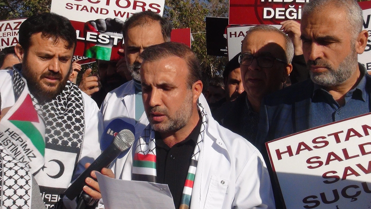 Sağlık Çalışanlarından Gazze İçin Sessiz Yürüyüş: 
