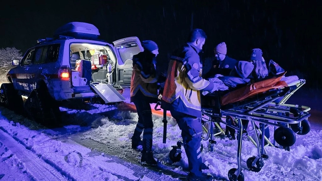 Bolu'da paletli ambulans ile hayat kurtarıldı