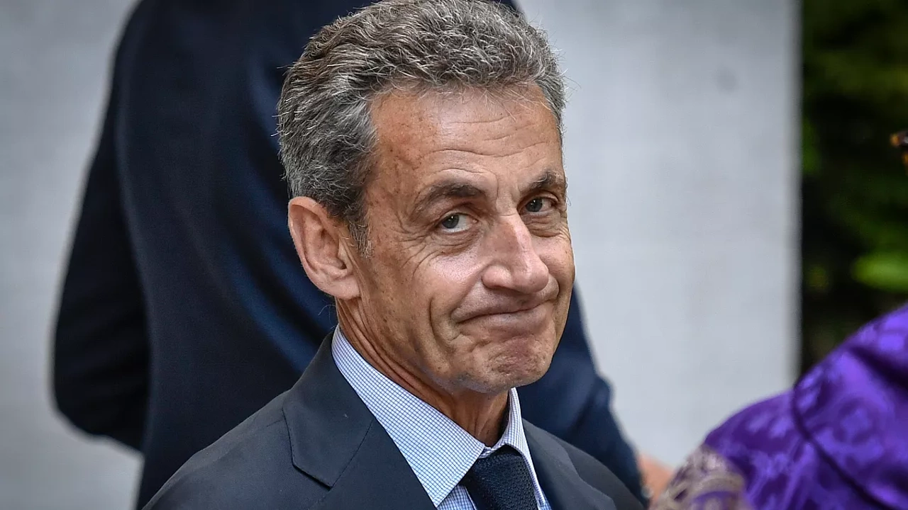 Eski Fransa Cumhurbaşkanı Sarkozy'ye Yine Hapis Cezası!