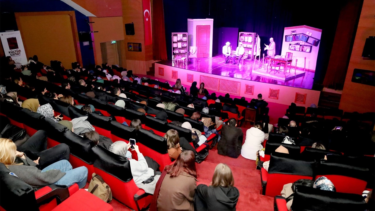 Türk Edebiyatı’nın efsaneleri aynı sahneye taşındı