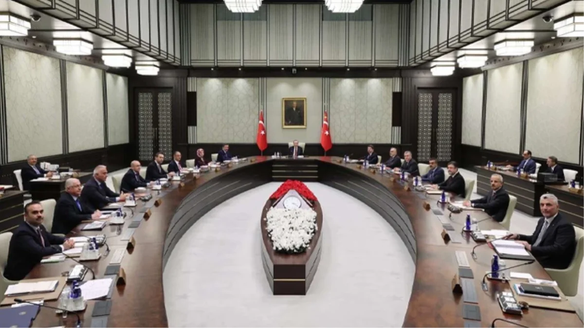 Ankara Kulislerinde Hareketlilik: Ticaret Bakanı Ömer Bolat Görevden Ayrılıyor mu?