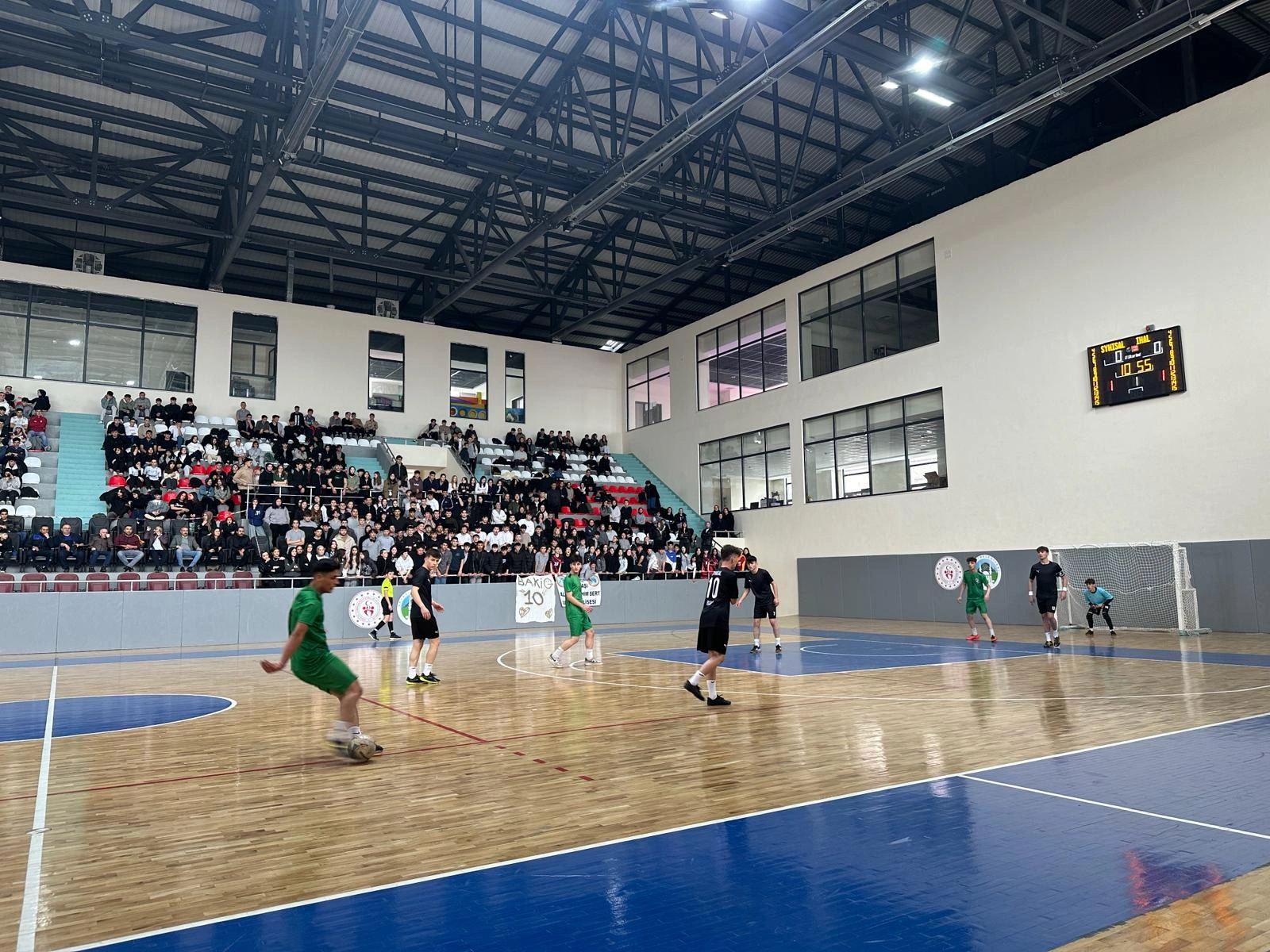 Akyazı'da Okul Sporları 2. Küme Futsal Müsabakaları Heyecanı!