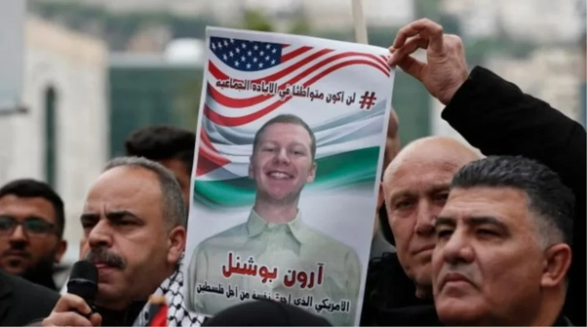 İsrail'in Gazze'ye yaptığı saldırıları kendi yakarak protesto eden ABD askerinin adı, Filistin'de bir caddeye verildi