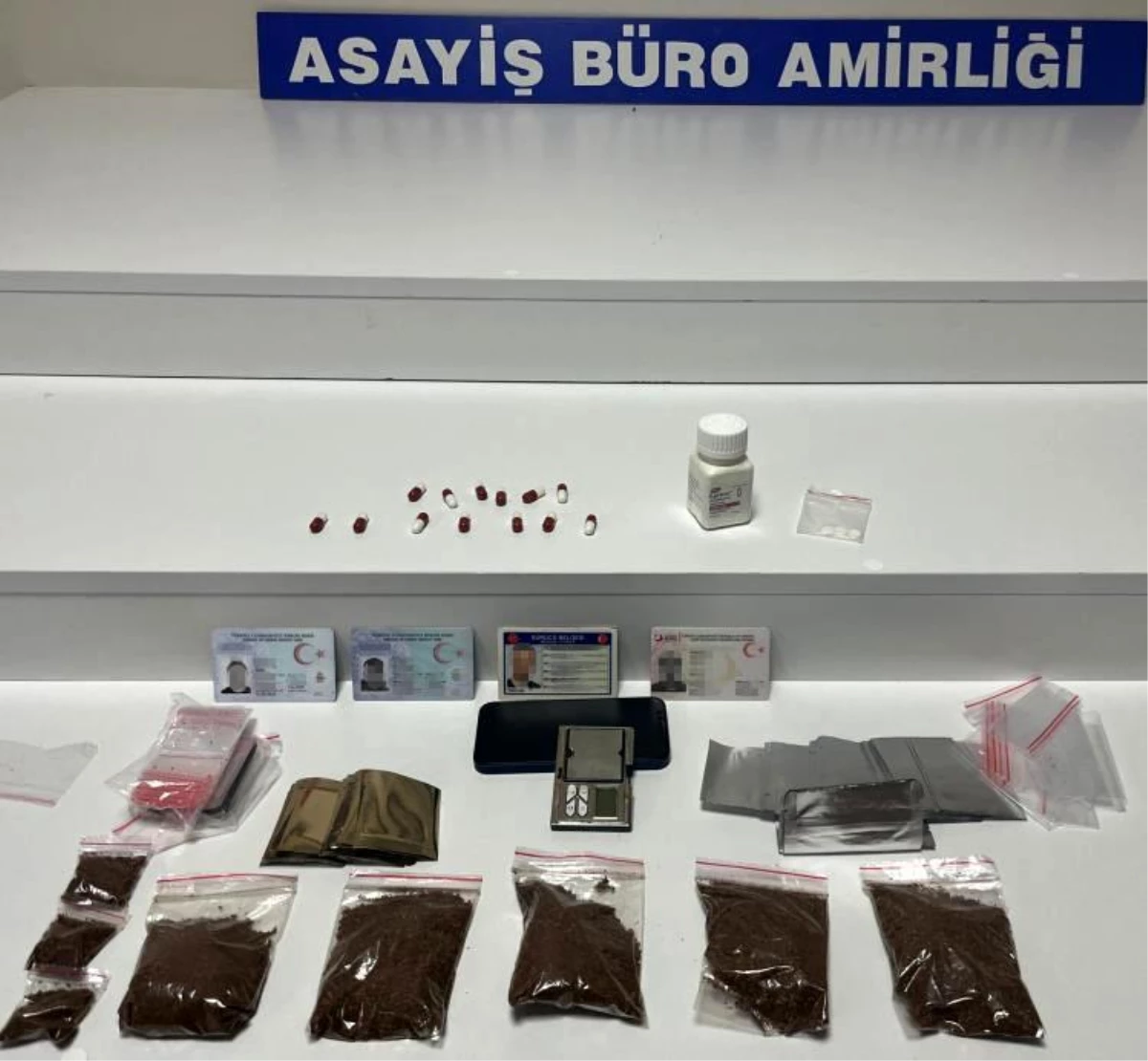 İstanbul'da Çikolataya Uyuşturucu Enjekte Eden Şahıslar Yakalandı
