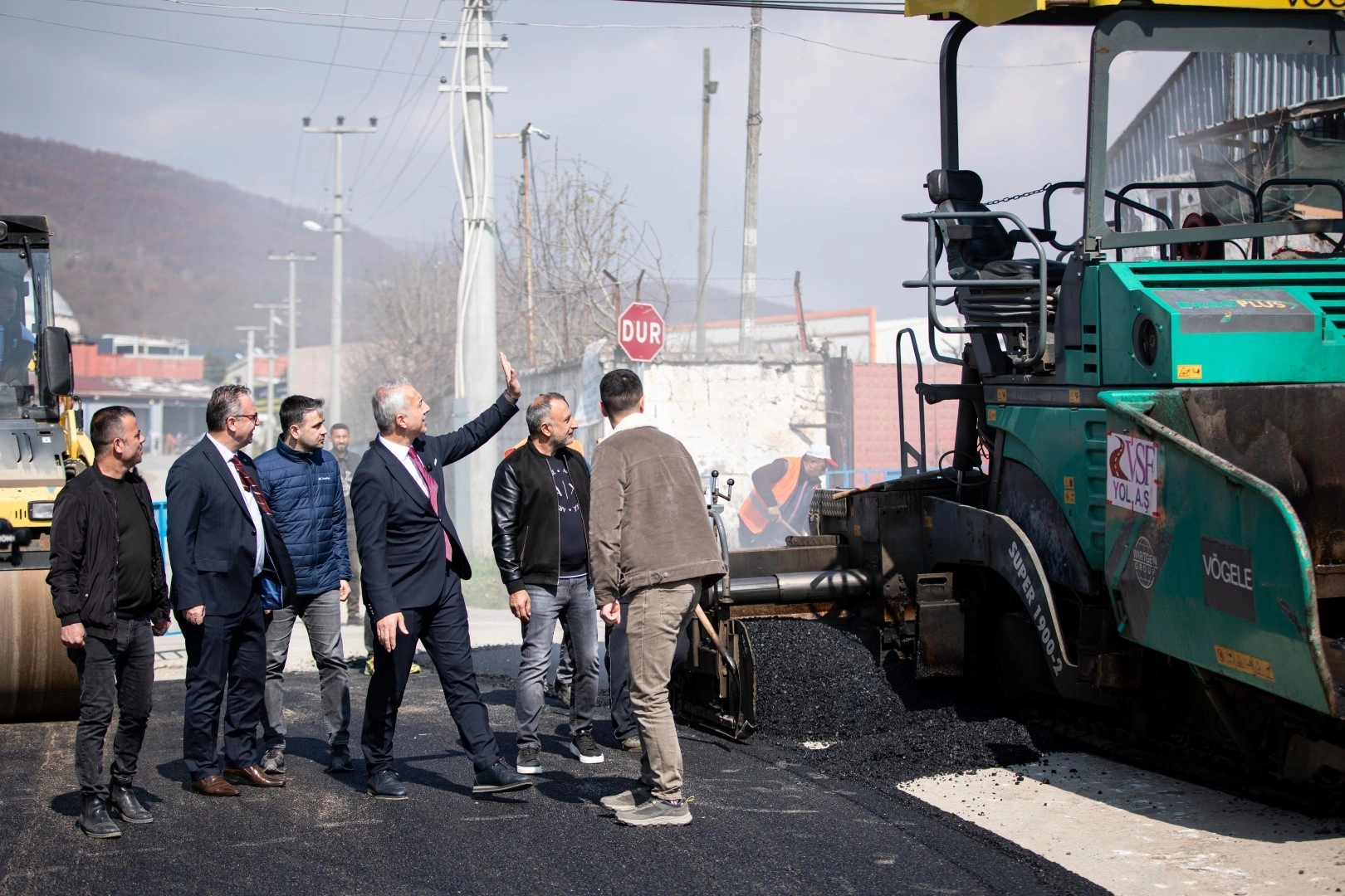Hendek Belediyesi'nin asfalt atağı devam ediyor