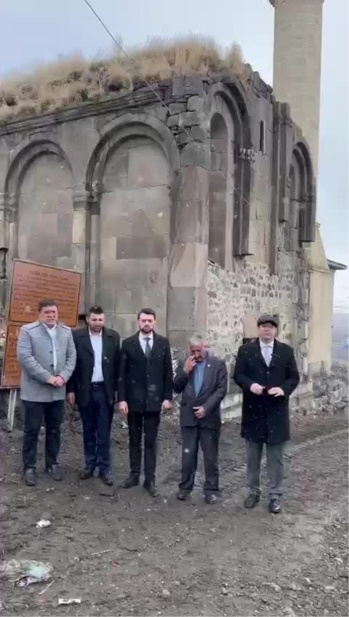 CHP Milletvekili İnan Akgün Alp, Kars'ta köylerin Ortaçağ şartlarında olduğunu söyledi