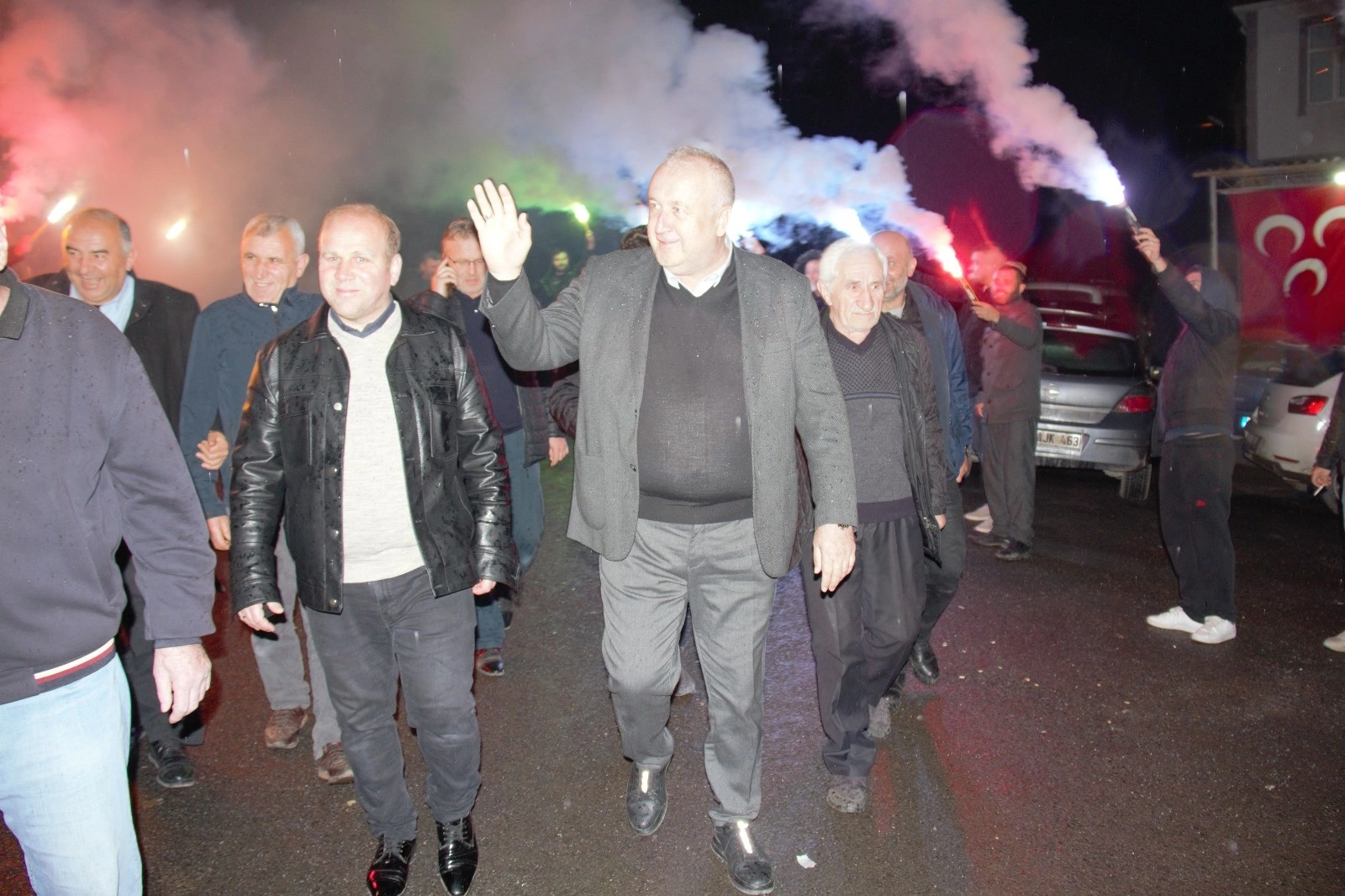 Koray Oktay Özten mahalle ziyaretlerine hız kesmeden devam ediyor