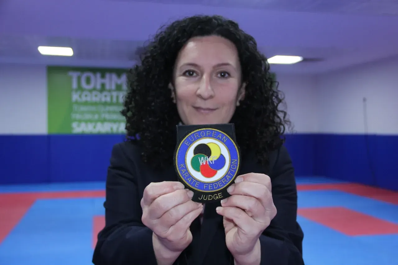 Kuşak bağlayarak başladığı karatede Sakarya'nın ilk kadın Avrupa hakemi oldu