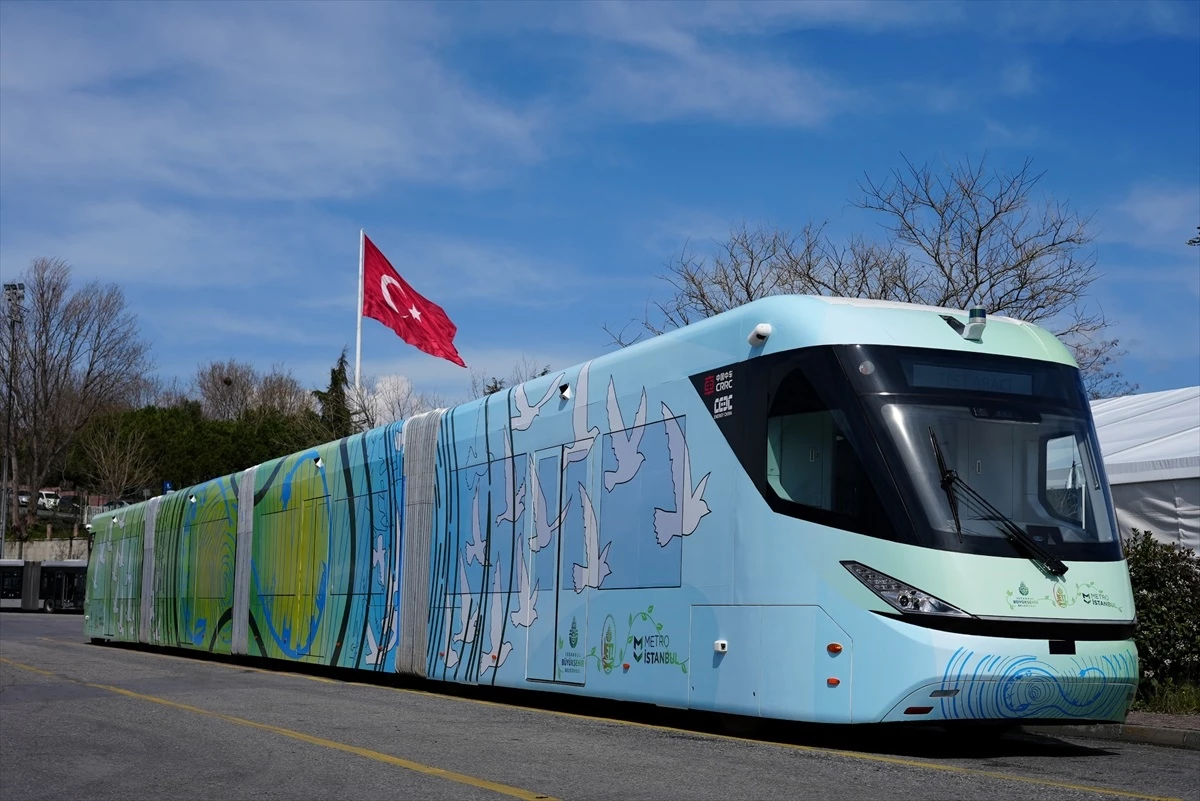 İstanbul'da elektrikli metrobüsler test sürüşüne başlıyor