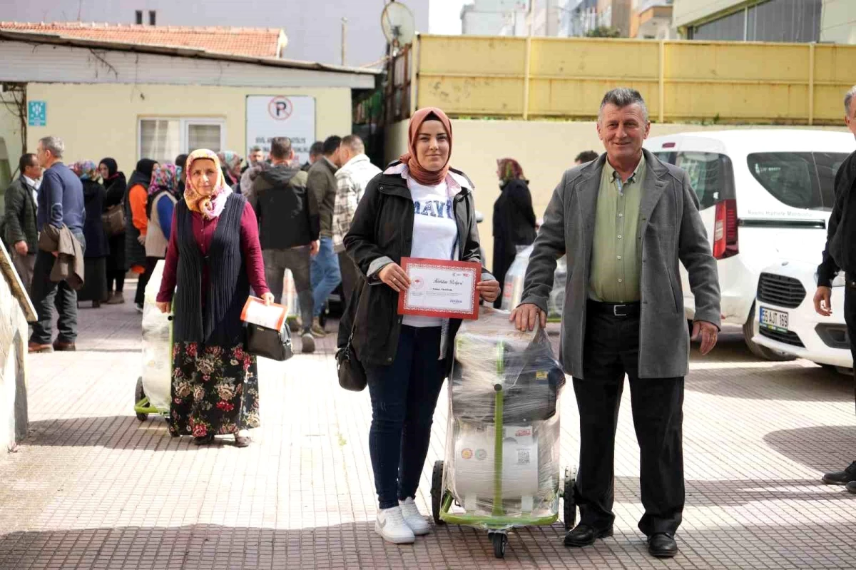 Samsun'da Kadın Çiftçilere Süt Sağım Makinesi Verildi