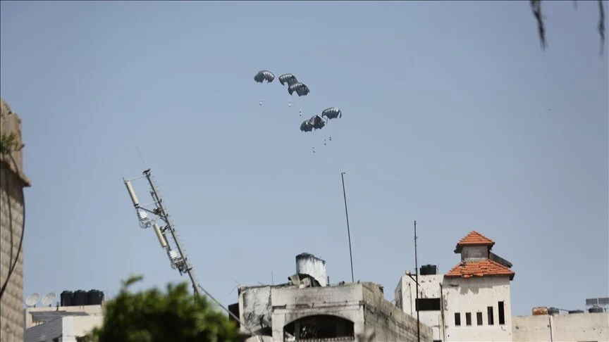 ABD, Gazze'nin kuzeyine 50 binden fazla öğüne denk gelen insani yardımı havadan indirdi