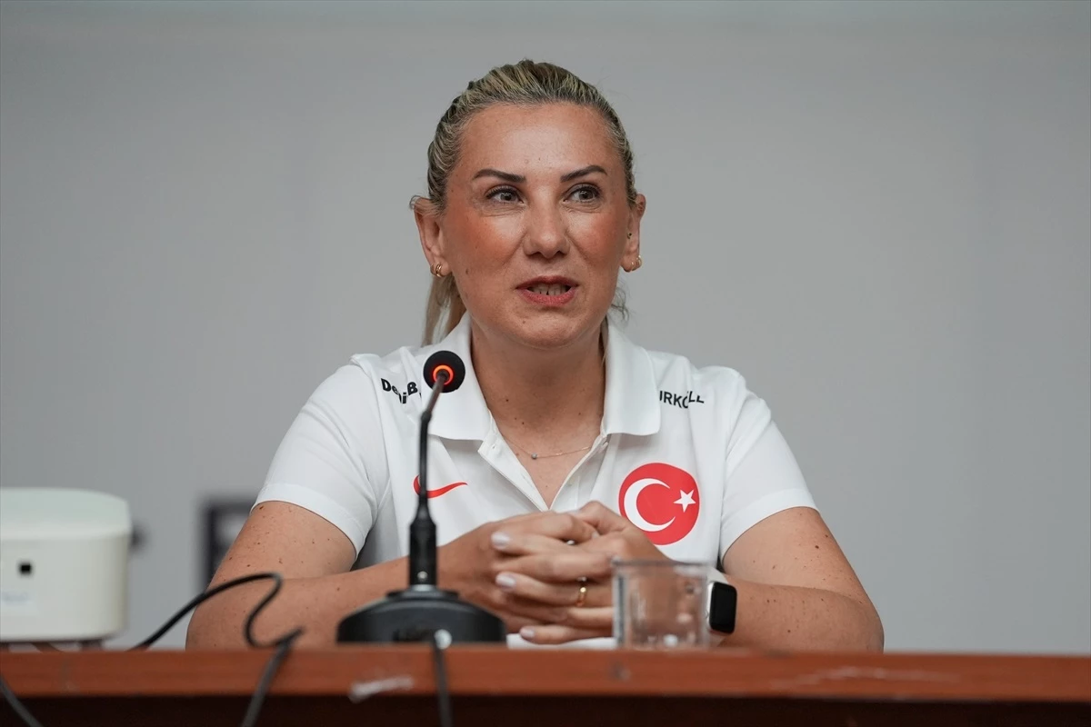 A Milli Kadın Futbol Takımı Türkiye'de Kadın Futbolunun Gelişimi ve Sunduğu Fırsatlar Konulu Panele Katıldı