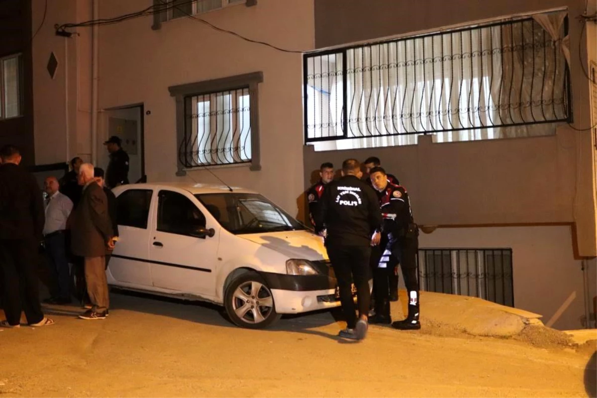 İzmir'de cinnet getiren baba bir kızını öldürdü, diğerini yaraladı ve intihar etti