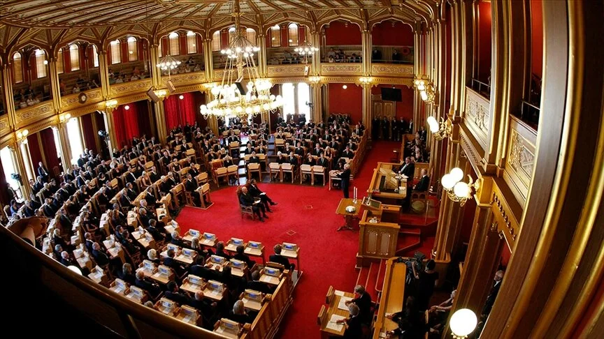 Norveç parlamento binası bomba tehdidi nedeniyle kapatıldı